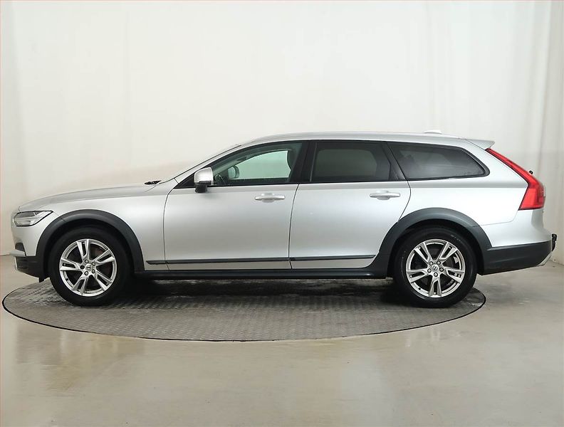 Volvo V90 (2017) Cross Country - fotka 3 z 18