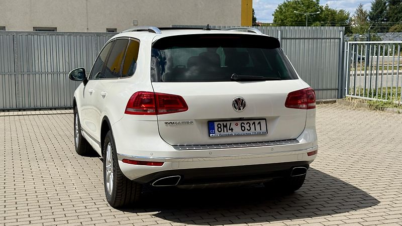 Volkswagen Touareg 3.0TDi*193kW*R-LINE*PERLEŤ - fotka 4 z 35