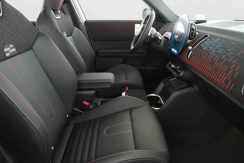 Mini Countryman (2025) S All4, JCW, HUD, Kamera, Navi - fotka 7 z 23