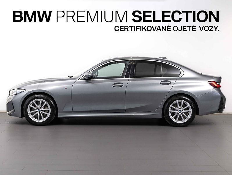 BMW Řada 3 330i xDrive - fotka 2 z 22