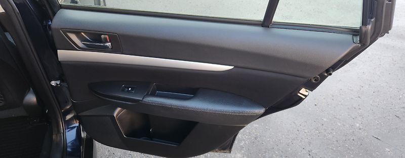 Subaru Outback (2015)  2.0D*BOXER*4x4*AUT*VÝHŘEV*ČR* - fotka 29 z 44