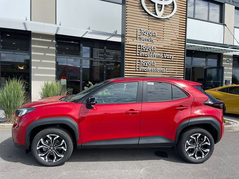 Toyota Yaris Cross 1.5 Hybrid 130k FWD Style - fotka 3 z 27