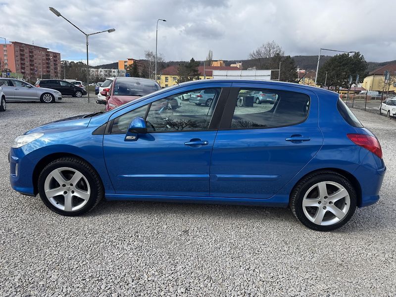 Peugeot 308 (2008) 1.6-16V,rezervace  - fotka 4 z 36