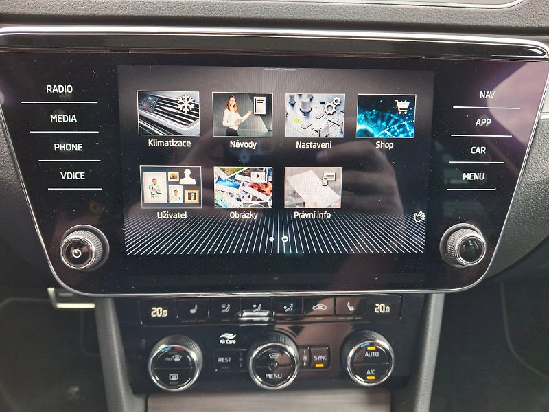 Škoda Superb (2022) Combi Scout DSG 4x4 2,0TDi 147 - fotka 19 z 35