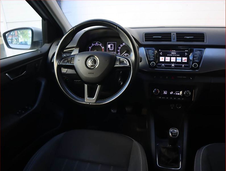 Škoda Fabia (2019) Style 1.0 TSI, Serv.kniha - fotka 7 z 23