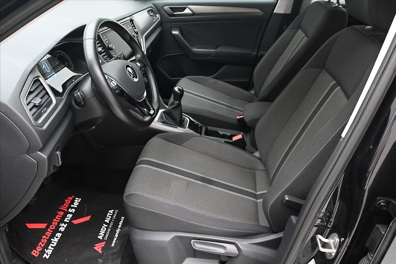 Volkswagen T-Roc 2,0 TDI 110kW Clever Navi Záru - fotka 13 z 30