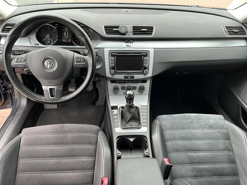 Volkswagen Passat CC 2.0 TDi Highline 1.Majitel ČR - fotka 13 z 30