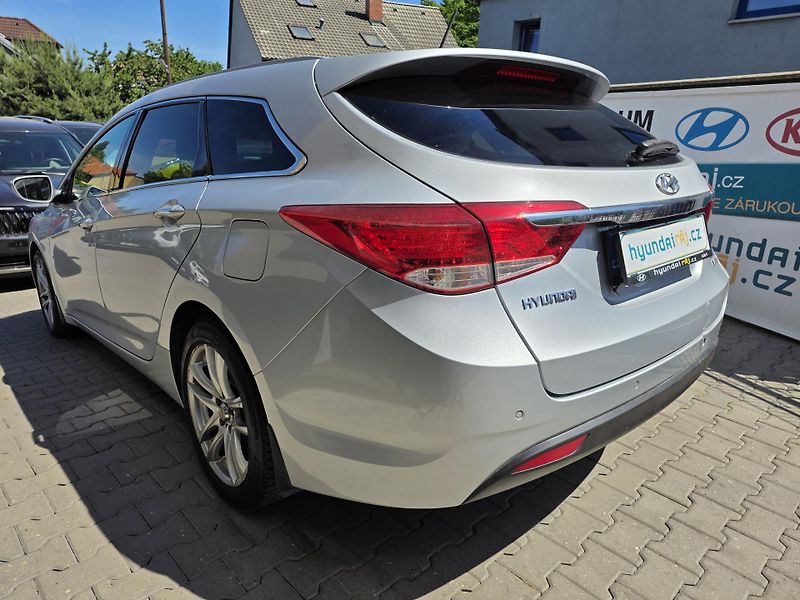 Hyundai i40 1.7-100KW-KAMERA-AUT.KLIMA - fotka 9 z 21