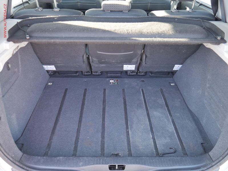 Renault Scénic (2009) 1.9 DCi, AAC, tempo - fotka 7 z 17