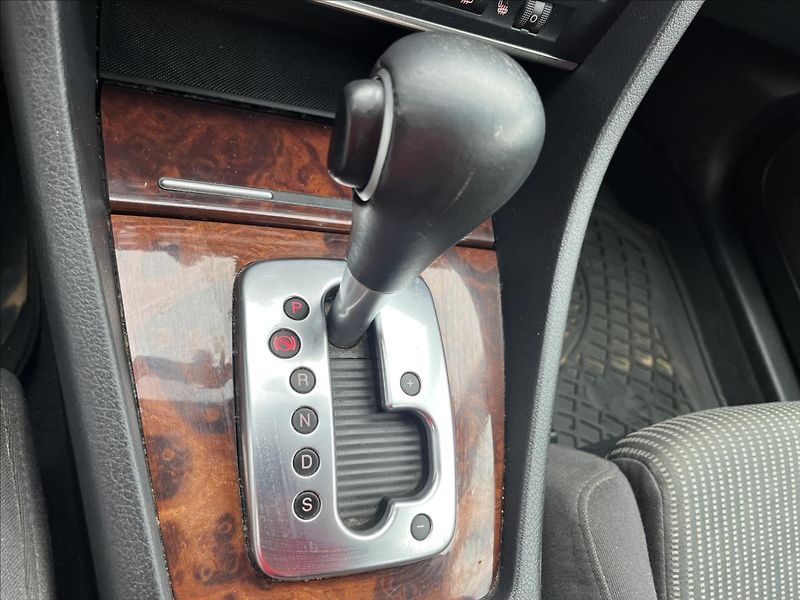Audi A4 Avant 3,0 TDi 150KW 4x4 AUTOMA - fotka 18 z 31