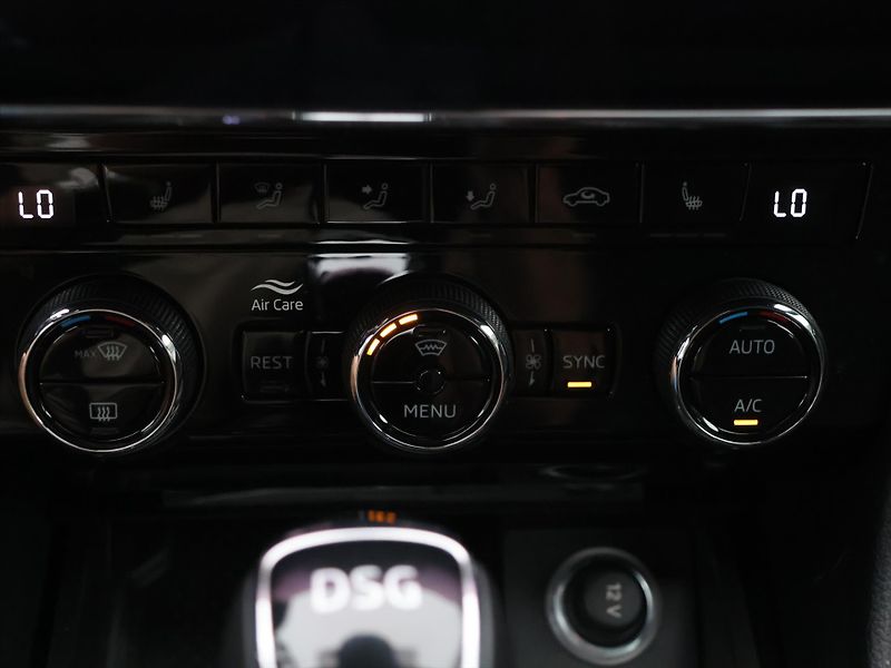 Škoda Superb 2,0 TDI 147kW DSG CZ Sportline - fotka 23 z 32