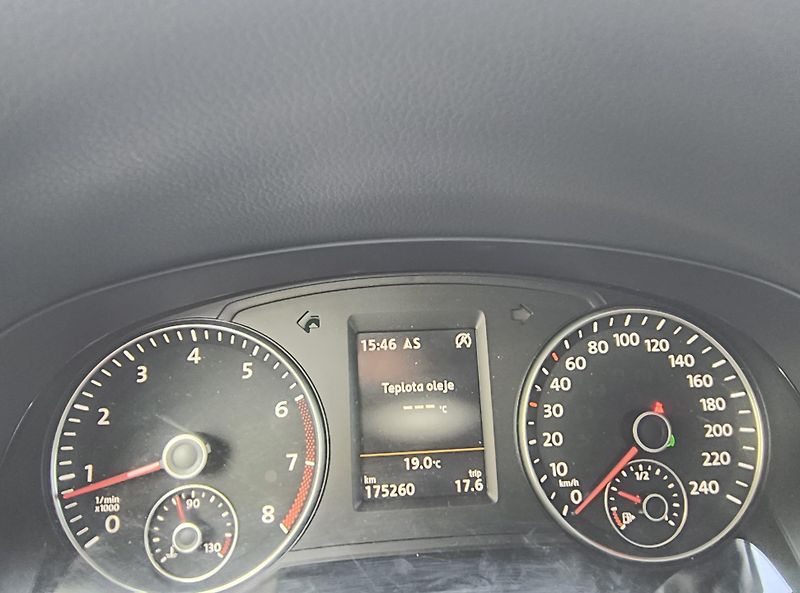 Volkswagen Sharan (2021) 1.4 TSI DSG 110KW/ NAVI/KAMERA - fotka 30 z 50