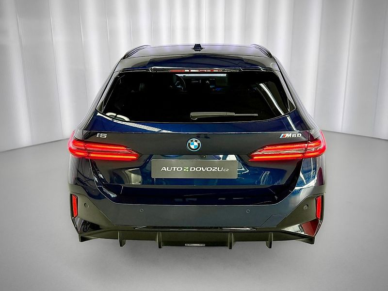 BMW Ostatní M60 xDrive - fotka 6 z 39