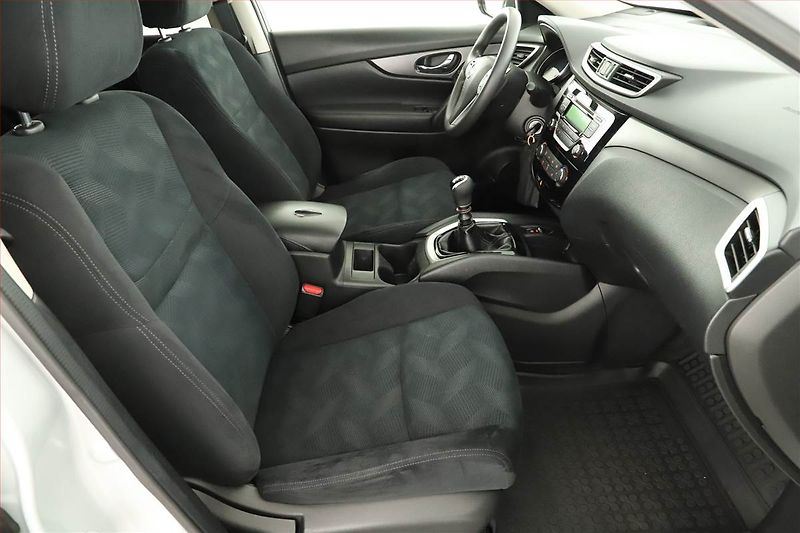 Nissan X-Trail (2015) 1.6 dCi, Tempomat - fotka 7 z 13