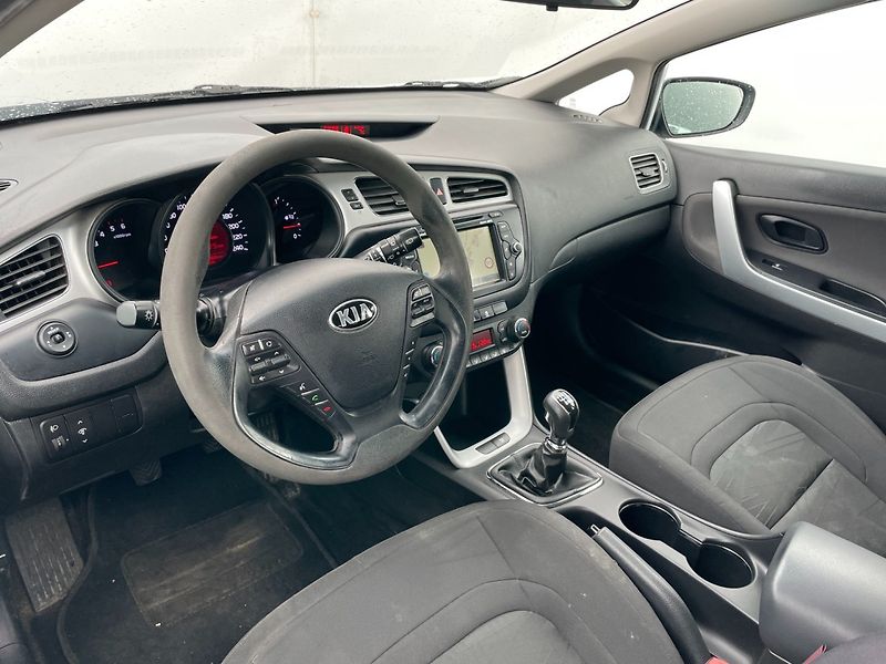 Kia Ceed (2014) SW 1.4CRDi Climatronic! Navi! - fotka 12 z 21