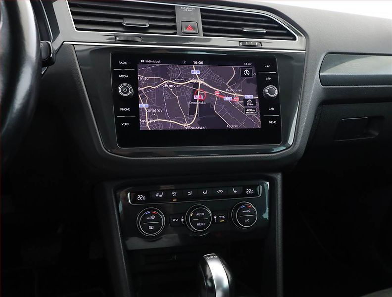 Volkswagen Tiguan (2019) R-Line 2.0 TDI - fotka 10 z 18