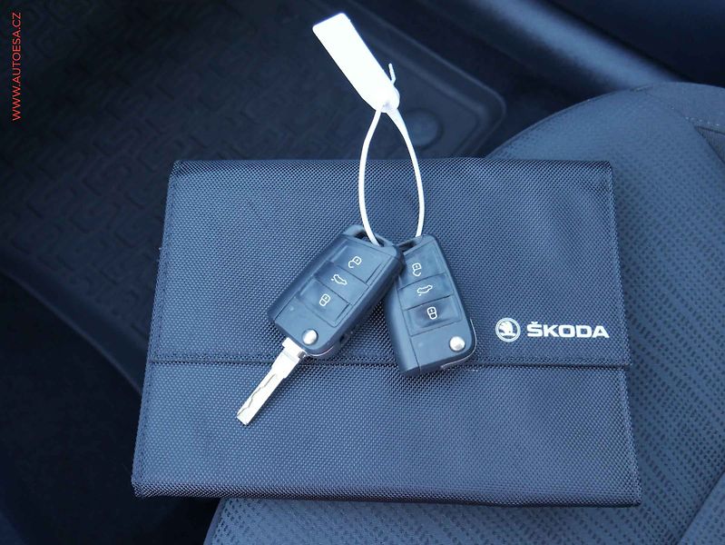 Škoda Octavia (2019) 1.8 TSi 4x4, ČR, Style, DSG - fotka 14 z 14