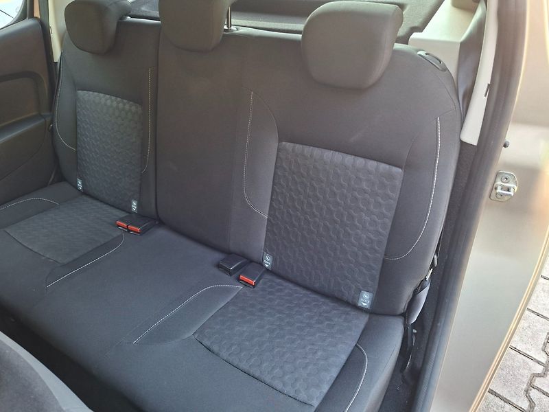 Dacia Sandero (2014) 1.2i 55kW -KLIMA-NOVÉ V ČR - fotka 27 z 36