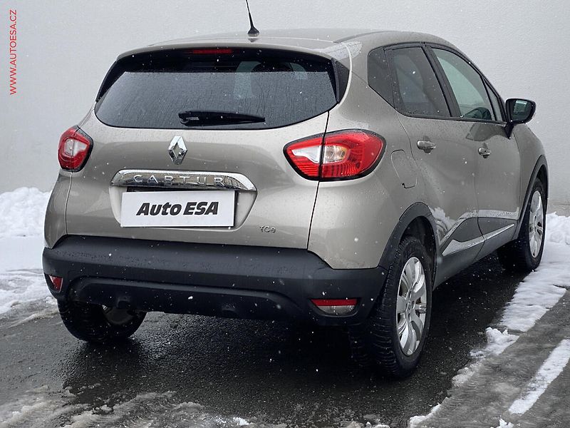 Renault Captur (2014) 1.2TCe, Zen, AT, navi - fotka 4 z 18