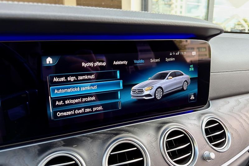 Mercedes-Benz Třídy E (2020) E 220d 4Matic AMG Line - fotka 100 z 112