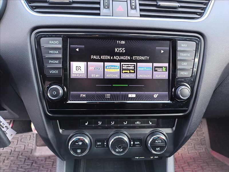 Škoda Octavia 2,0 TDI,RS,NAVIGACE,KLIMA,AUT. - fotka 15 z 49
