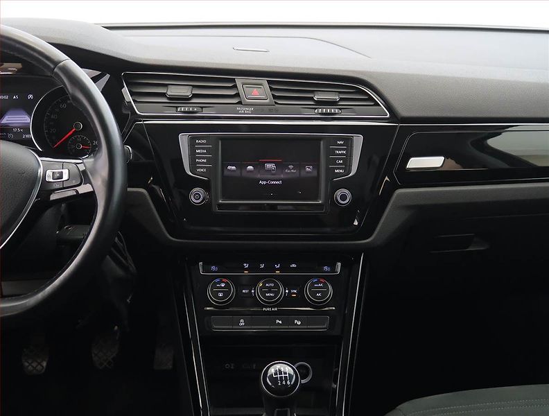 Volkswagen Touran (2016) Highline 1.6 TDI, Navi - fotka 12 z 19