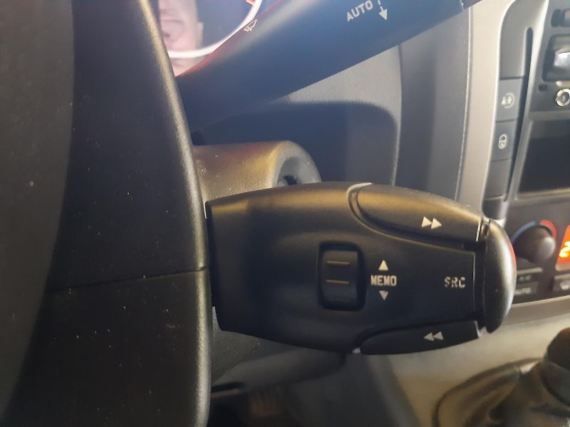 Citroën Jumpy 2.0HDI MULTISPACE 7míst L2 - fotka 14 z 21