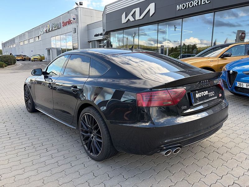 Audi A5 2.0 TDi 140kW AT Sportback S-L - fotka 4 z 11