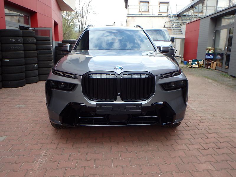 BMW X7 (2025) xDrive40d, INDIVIDUAL,xOffroad - fotka 27 z 30