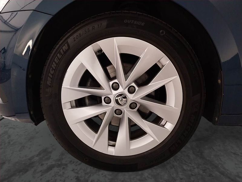 Škoda Octavia (2022) 2.0 TDI, Automat, ČR,1.maj - fotka 15 z 22