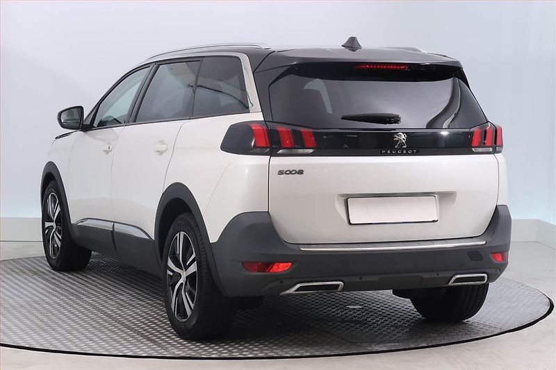 Peugeot 5008 (2017) PureTech 130, Automat, 7 míst - fotka 4 z 21