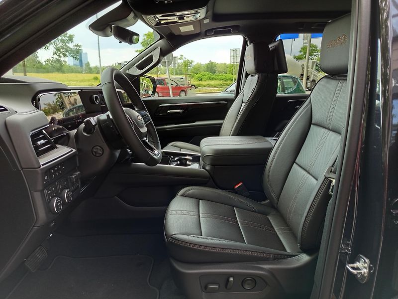 Chevrolet Suburban (2026) High Country 2026,AWD,kola 24