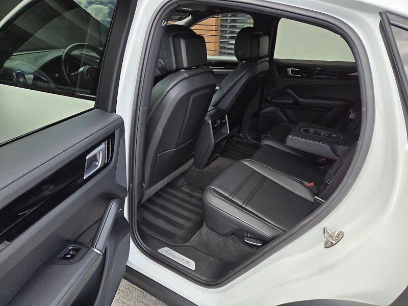 Porsche Cayenne COUPE 250kW ČR 1maj TOPvýbava - fotka 10 z 50