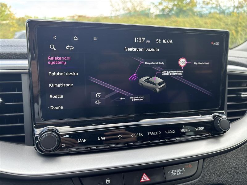 Kia Ceed 1,0 TGDi SPIN ZÁRUKA CARPLAY - fotka 21 z 36