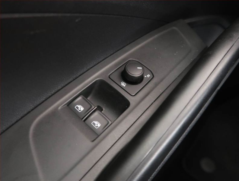 Škoda Fabia (2023) Ambition 1.0 TSI, Serv.kniha - fotka 14 z 14