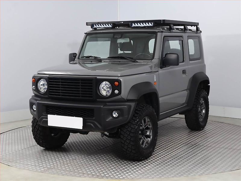 Suzuki Jimny (2022) 1.5 AllGrip - fotka 2 z 16