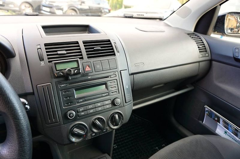 Volkswagen Polo (2008) COMFORT 1,2 HTP 44 kW - fotka 27 z 36