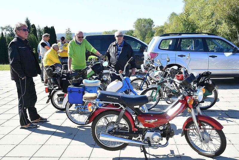 Kublovský sraz mopedů