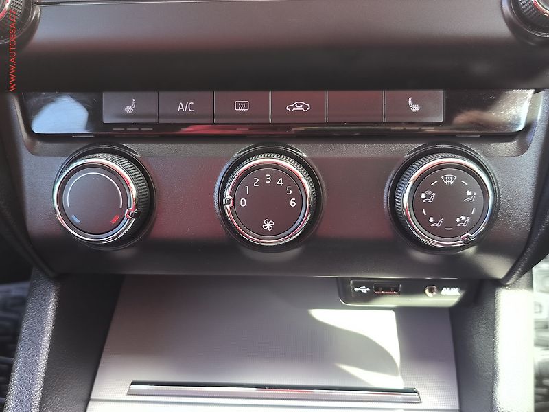 Škoda Octavia (2016) 1.6 TDi, ČR, AC, výhřev sed - fotka 13 z 18