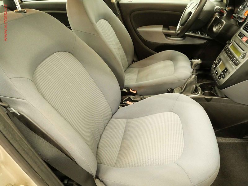 Fiat Linea (2011) 1.4i, ČR, Klima - fotka 11 z 20