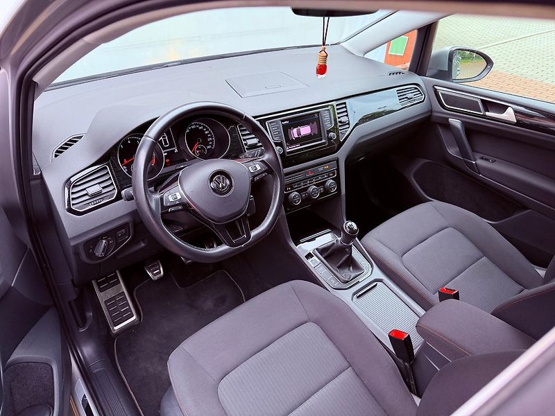 Volkswagen Golf Sportsvan 1.4 TSi Sound BlueMotion, Navi - fotka 13 z 29
