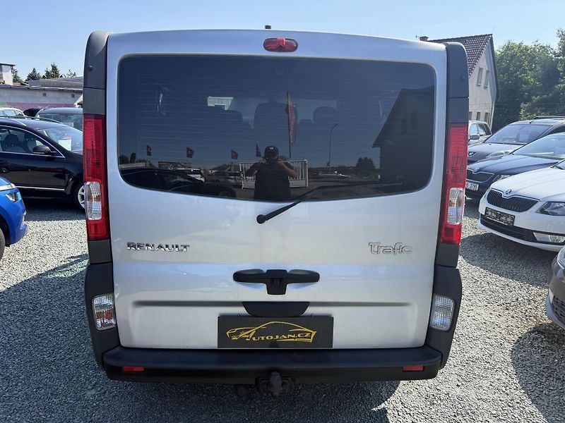 Renault Trafic 2.5 DCI PASSENGER 9 MÍST - fotka 5 z 13