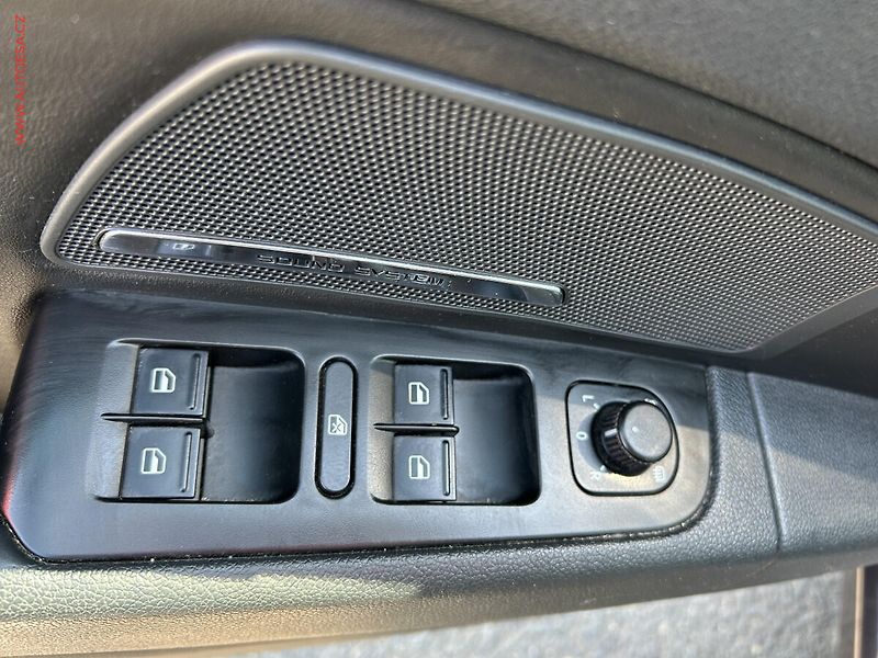 Škoda Superb (2011) 2.0 TDi, DSG, navi - fotka 11 z 19