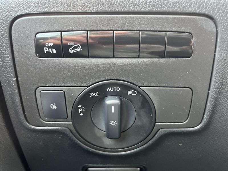 Mercedes-Benz Vito 2,1 119CDi 8.MÍST LONG 4x4 AUT - fotka 27 z 49