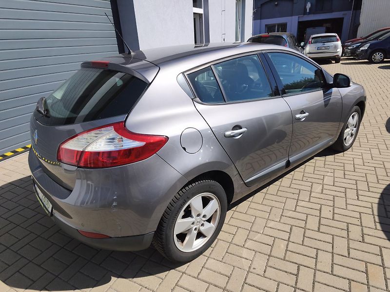 Renault Mégane (2009) 1,616V 81kW 6-ti kvalt!! - fotka 9 z 28
