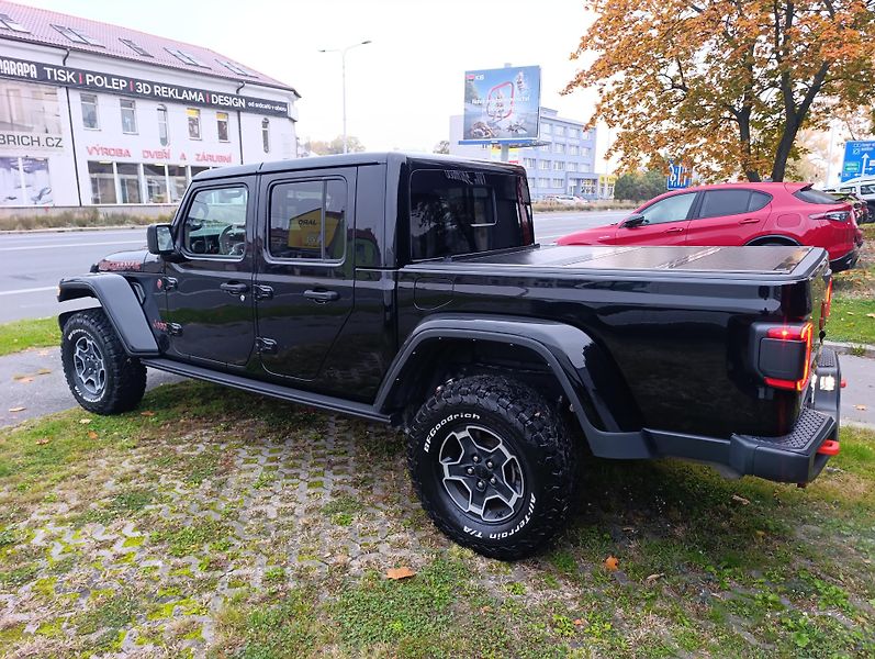 Jeep Gladiator (2021) Mojave 3,6 V6 - fotka 9 z 26