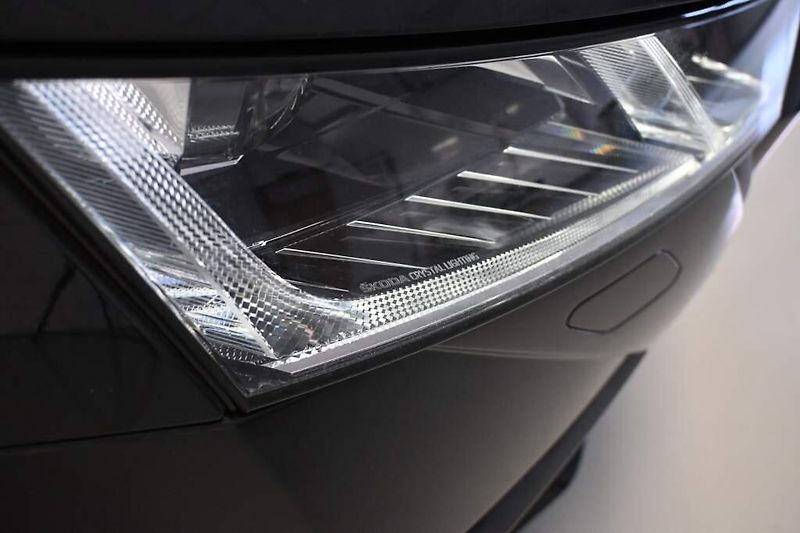 Škoda Octavia (2023) 2.0 RS DSG 147KW Matrix LED Vi - fotka 31 z 37