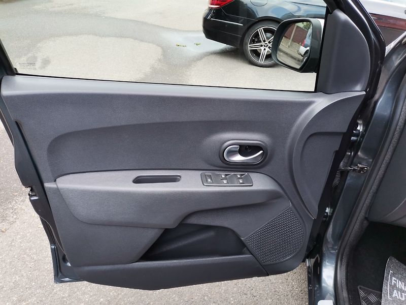 Dacia Lodgy (2019) 1.6i SCe 75kw StepWay AC PDC - fotka 8 z 25