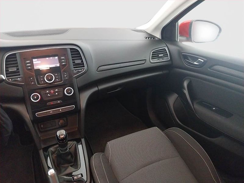 Renault Mégane (2019) 1.3 TCe, ČR,1.maj, Serv.kniha - fotka 8 z 17