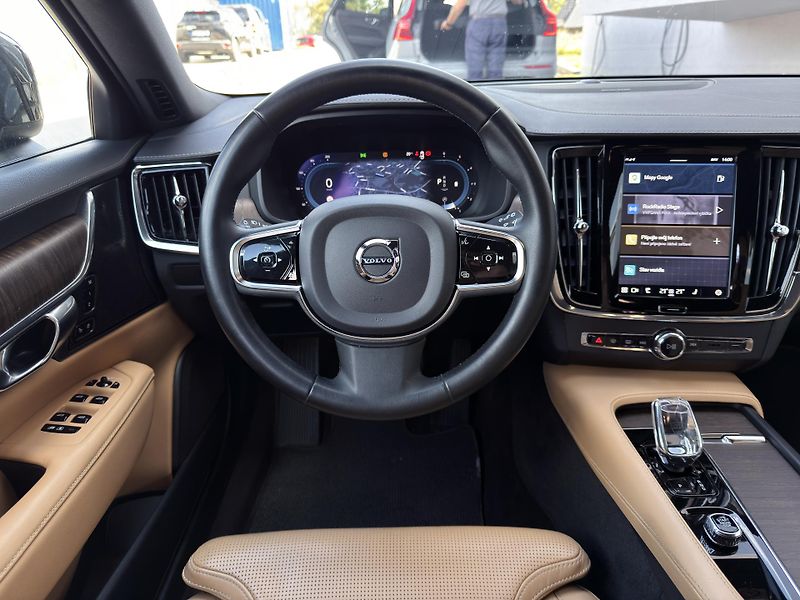 Volvo V90 CrossCountry B5 AWD //POLESTAR - fotka 24 z 45